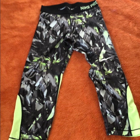 Nike Other - NIKE crop tights